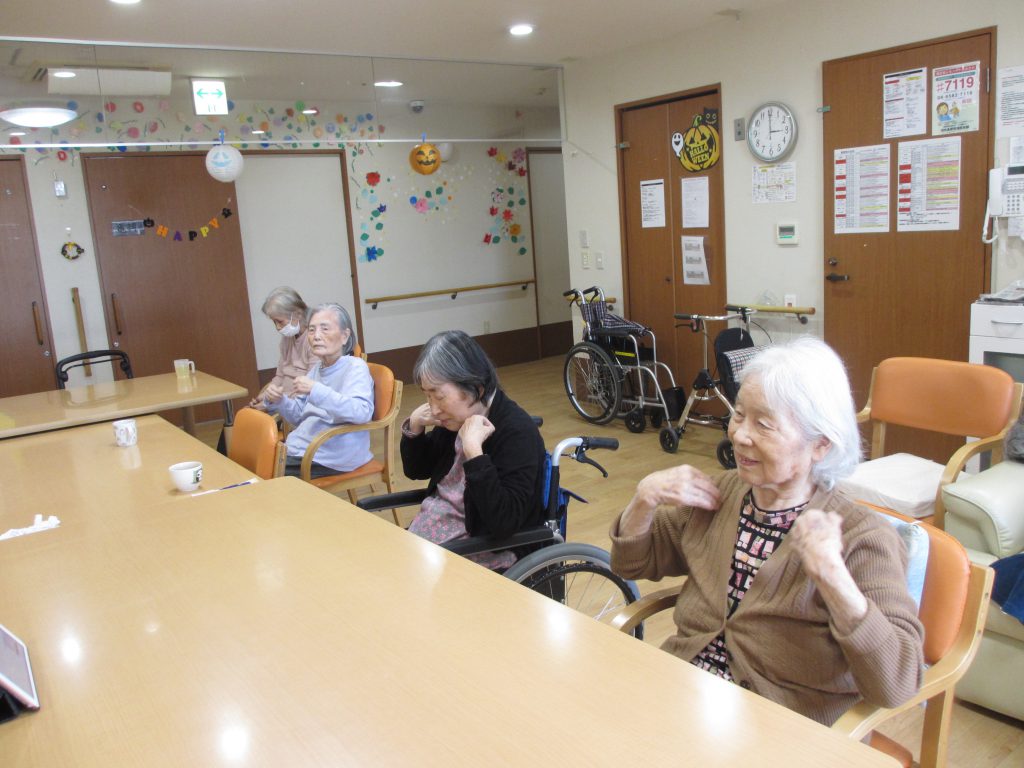 3階ミニ運動会（令和4年10月前半）