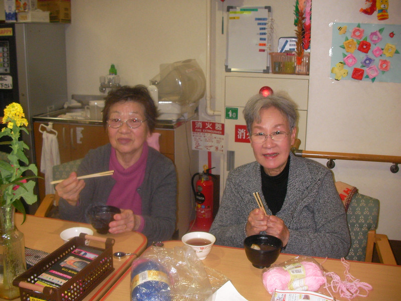 今年も恒例のぜんざいを食べて頂きました。