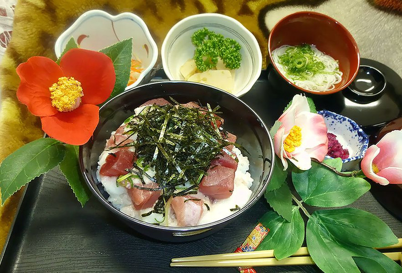 マグロのやまかけ丼！！