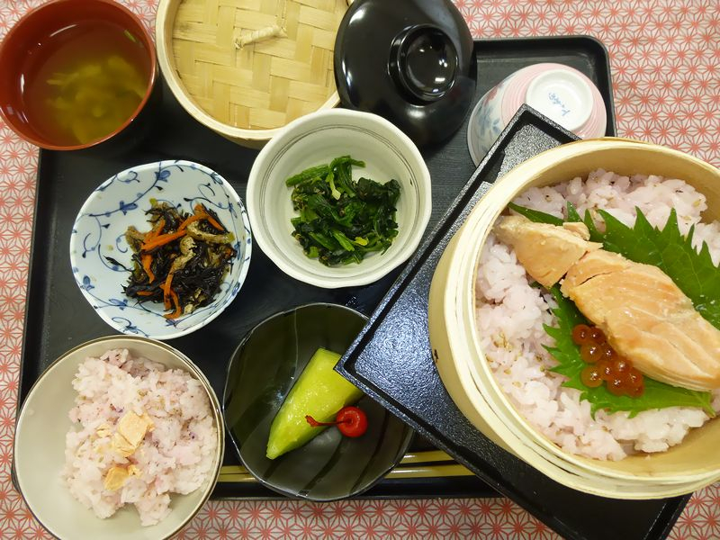 鮭の蒸篭蒸し梅ご飯！！