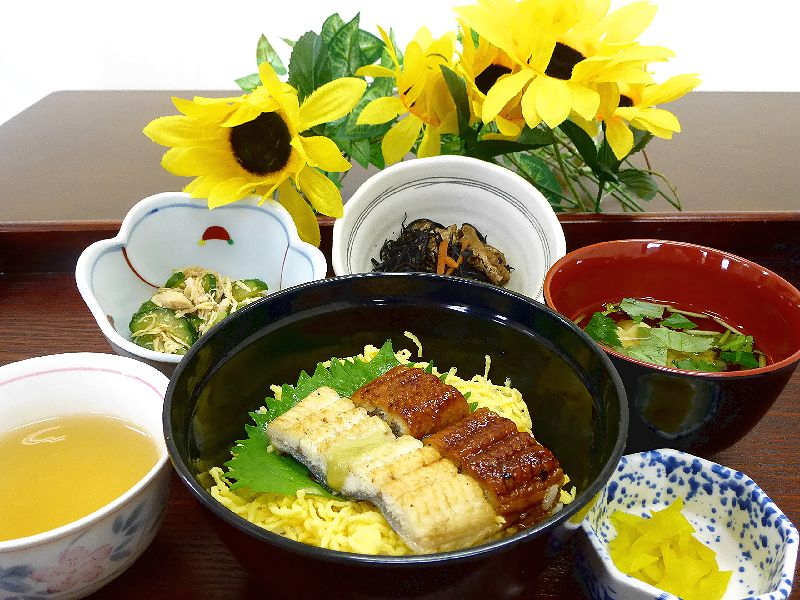 うなぎ二色丼！！