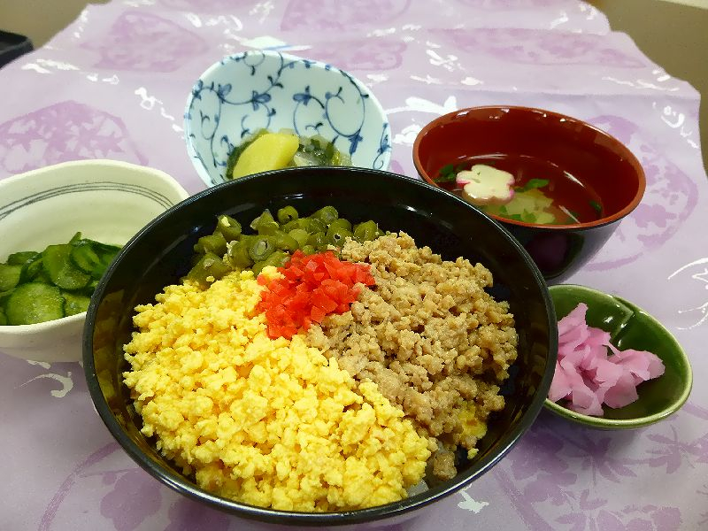 そぼろ丼！！