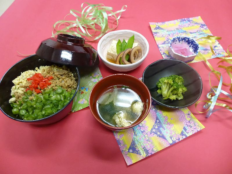 そぼろ丼！！