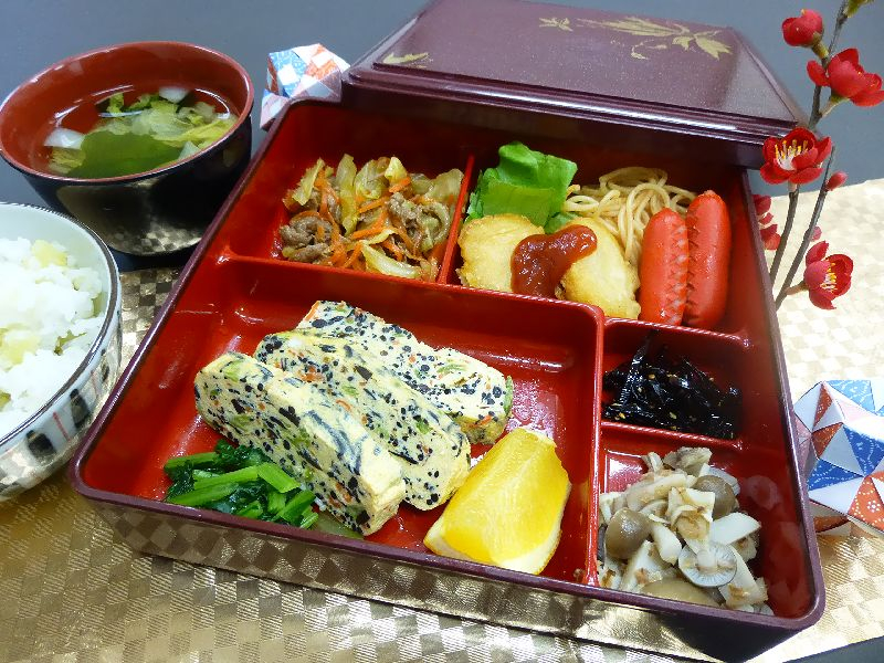 幕の内弁当！！….. (^_−)−☆