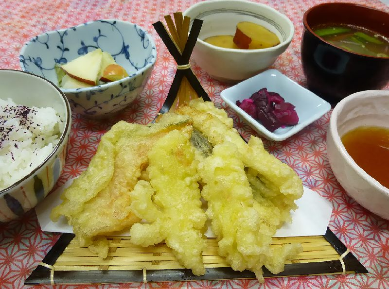 天ぷら（かに　さつま芋　茄子　たらの芽）…(^_−)−☆