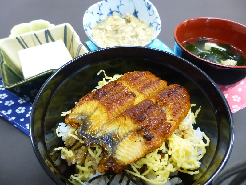 うな丼…(^_−)−☆