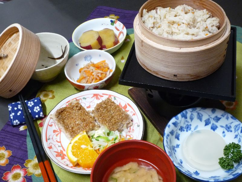 くみのき苑　本部発　鶏ごぼうのせいろ蒸しごはん！！…(^_−)−☆