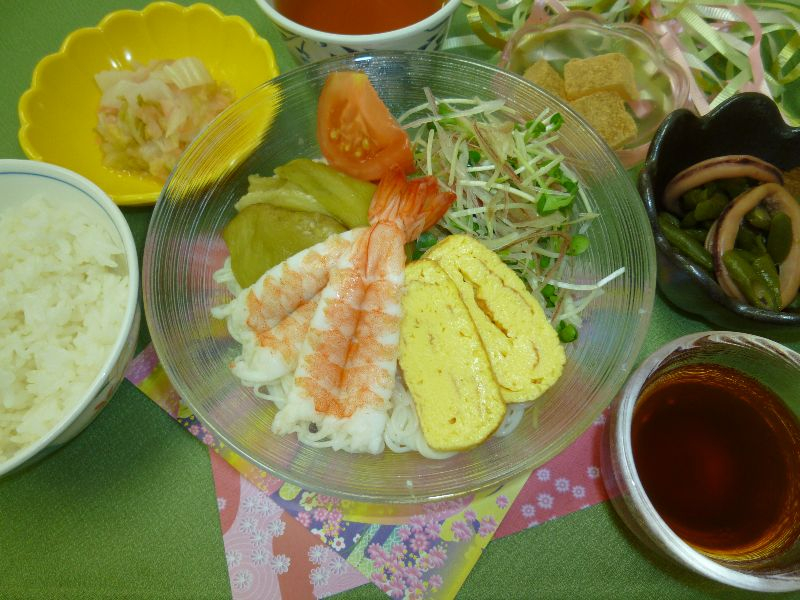 くみのき苑　　彩り素麺！！…(^_−)−☆