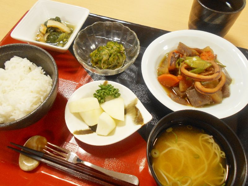 くみのき苑　もず陵南 イカの五目煮　！！…(^_−)−☆