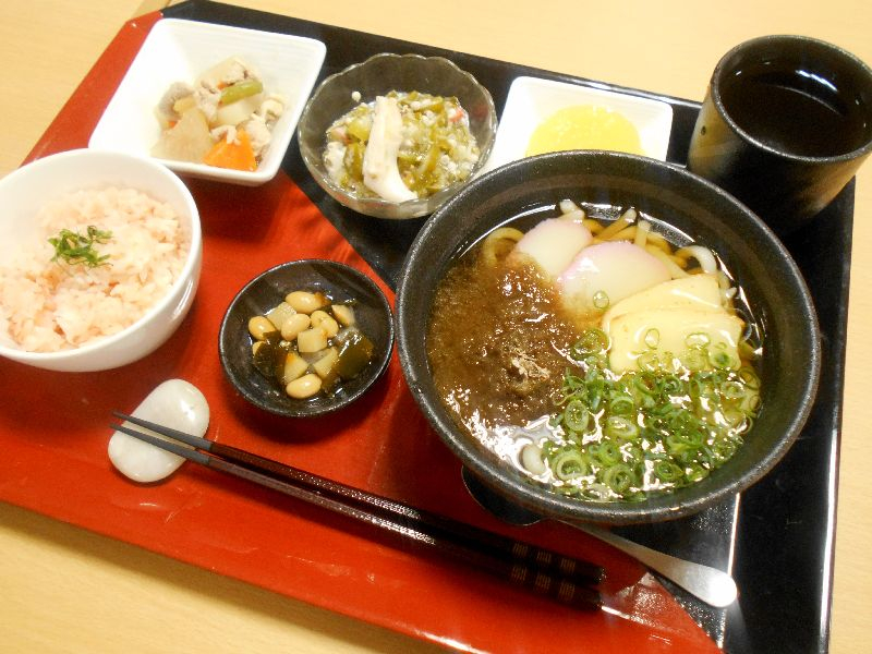 くみのき苑　もず陵南 　鮭のまぜごはん＆おぼろうどん！！…(^_−)−☆