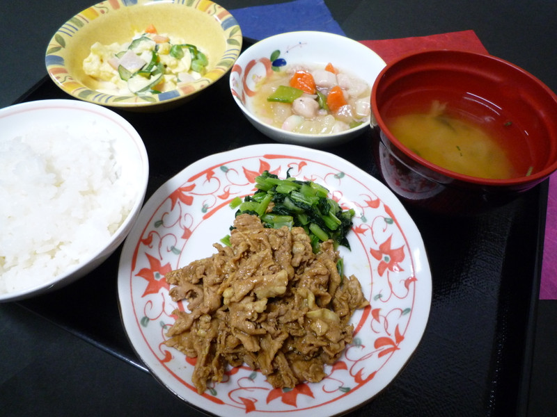 くみのき苑本部　豚肉のカレー照り焼き