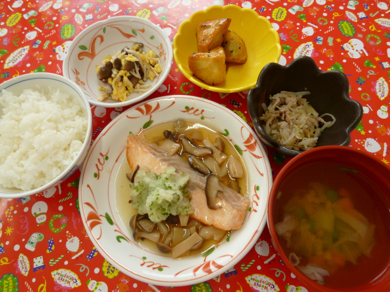 ＊くみのき苑 ゆらら　焼鮭の香味卸かけ＊