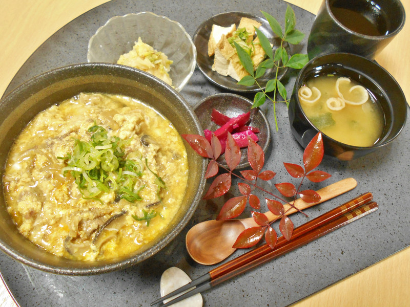 くみのき苑もず陵南　牛玉丼