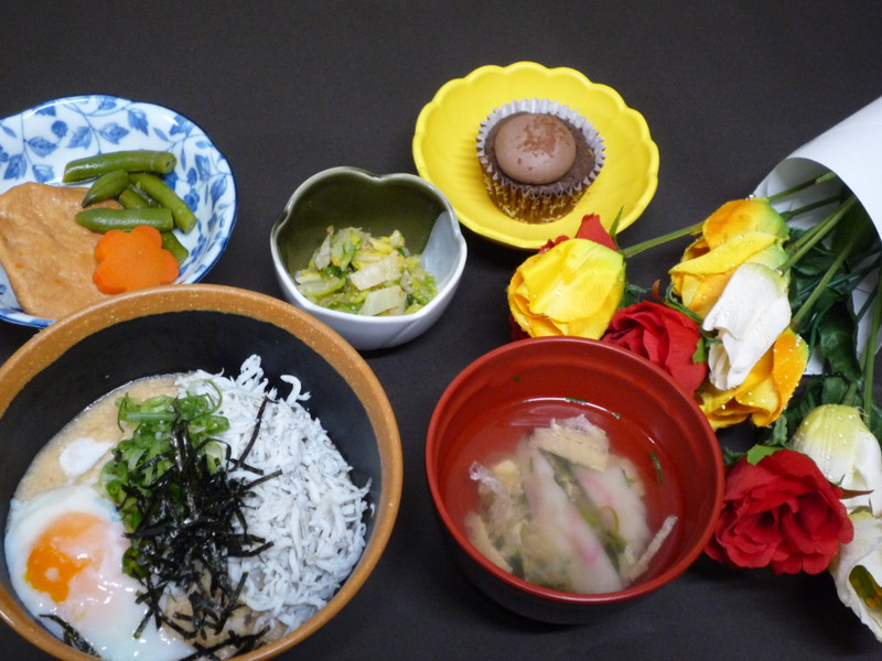 くみのき苑本部　釜揚しらす丼