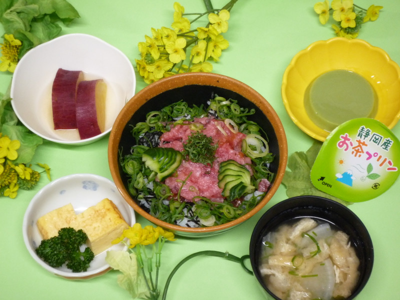 くみのき苑本部　ねぎとろ丼