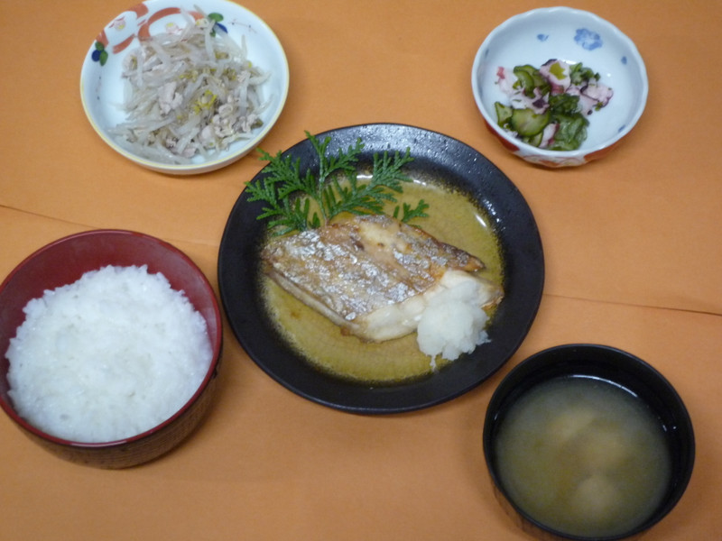 くみのき苑本部　太刀魚の塩焼き