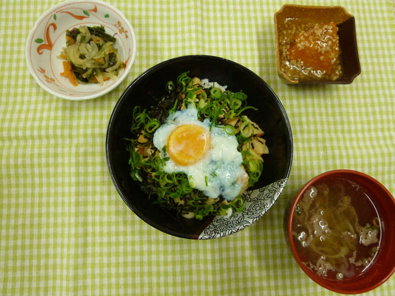 くみのき苑　ゆらら　きつね丼