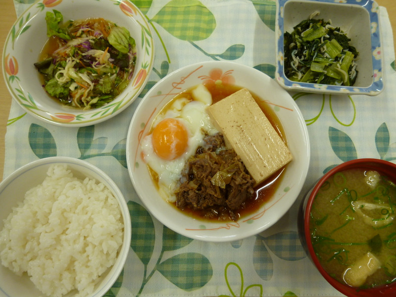 くみのき苑　ゆらら　温玉肉豆腐