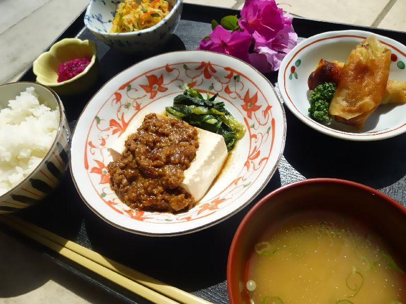 くみのき苑堺北　肉味噌豆腐