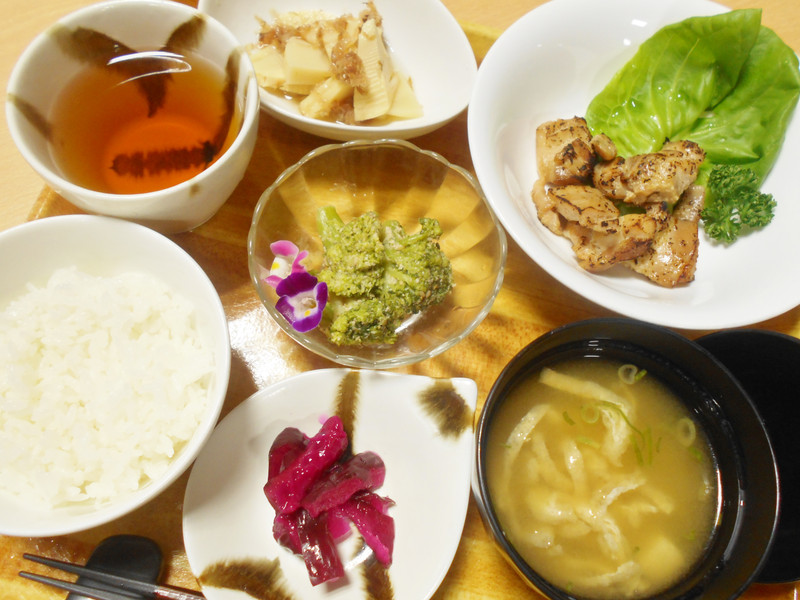 くみのき苑もず陵南　鶏肉の香味焼き