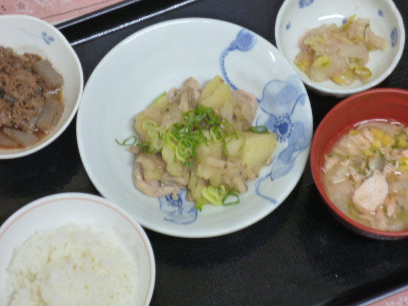 くみのき苑本部　鶏肉のみぞれ煮