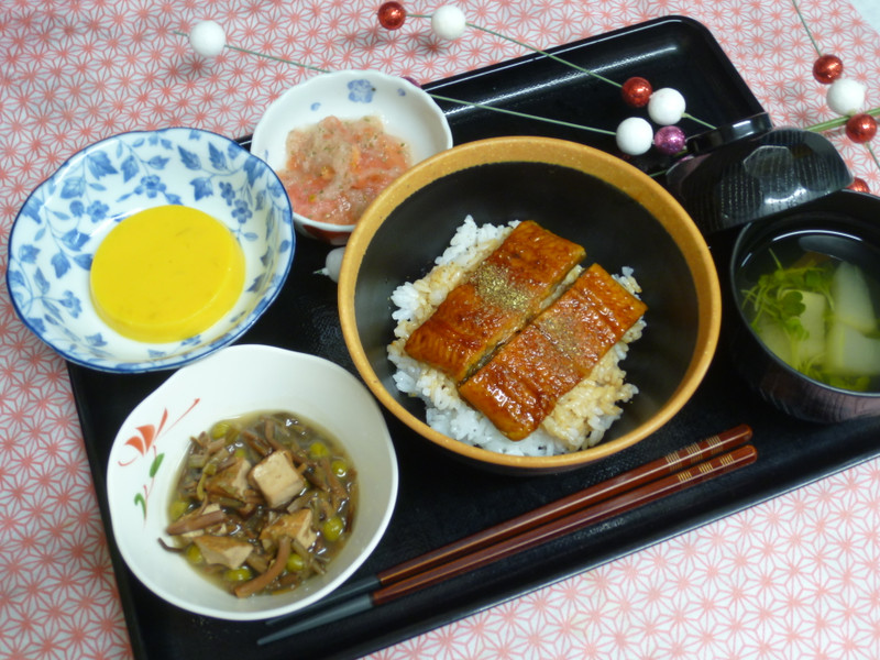 くみのき苑本部　うな丼