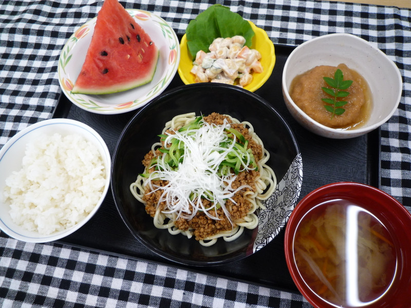 くみのき苑ゆらら　ジャージャー麺