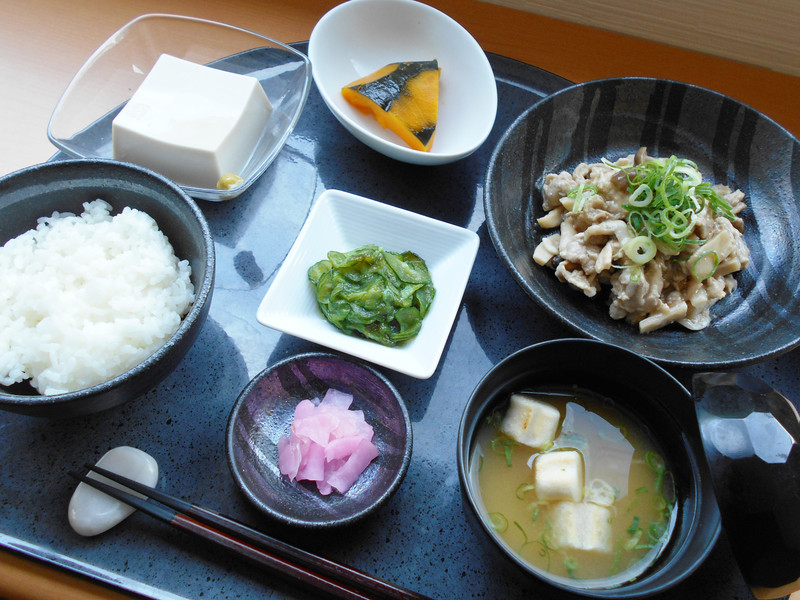 くみのき苑もず陵南　豚肉ときのこの柚子ポン酢