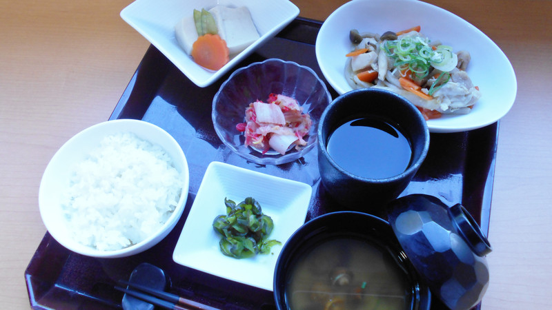 くみのき苑もず陵南　鶏肉のバターしょうゆ焼