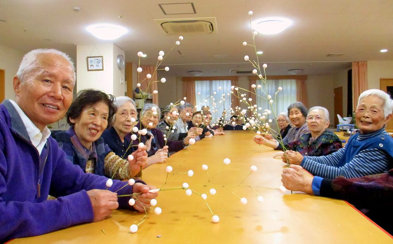 もち花作りを楽しむ・・・^^♪