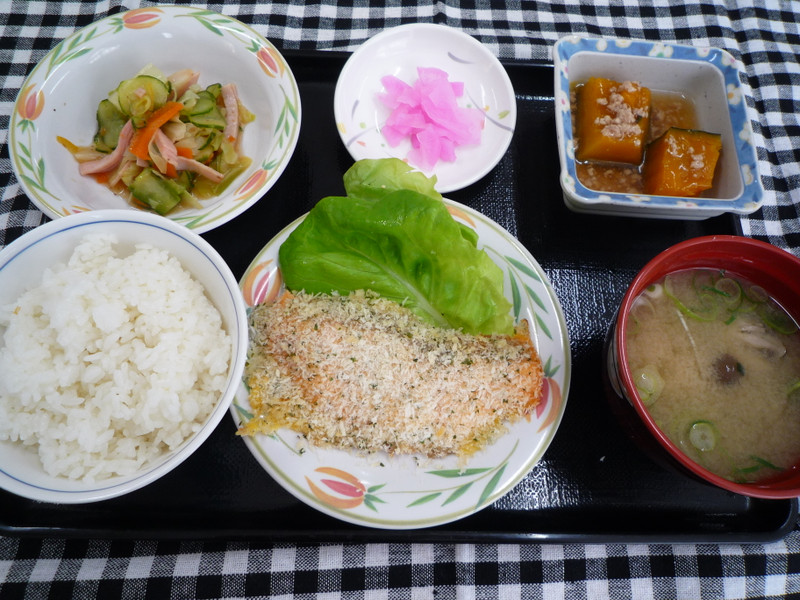 くみのき苑ゆらら　鮭のパン粉焼