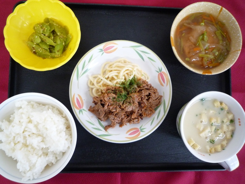 くみのき苑ゆらら　牛肉のケチャップからめ