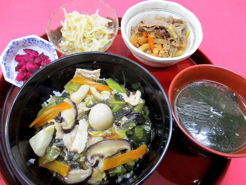 くみのき苑堺北　中華丼