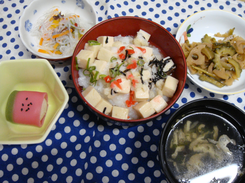 くみのき苑本部　とうふ丼