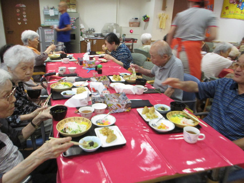 七夕らしい昼食をどうぞ・・・(^o^)