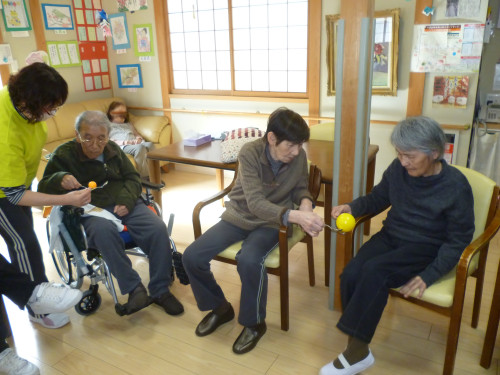 ☆　皆さんで　第一回アレコレ？リレー大会　☆