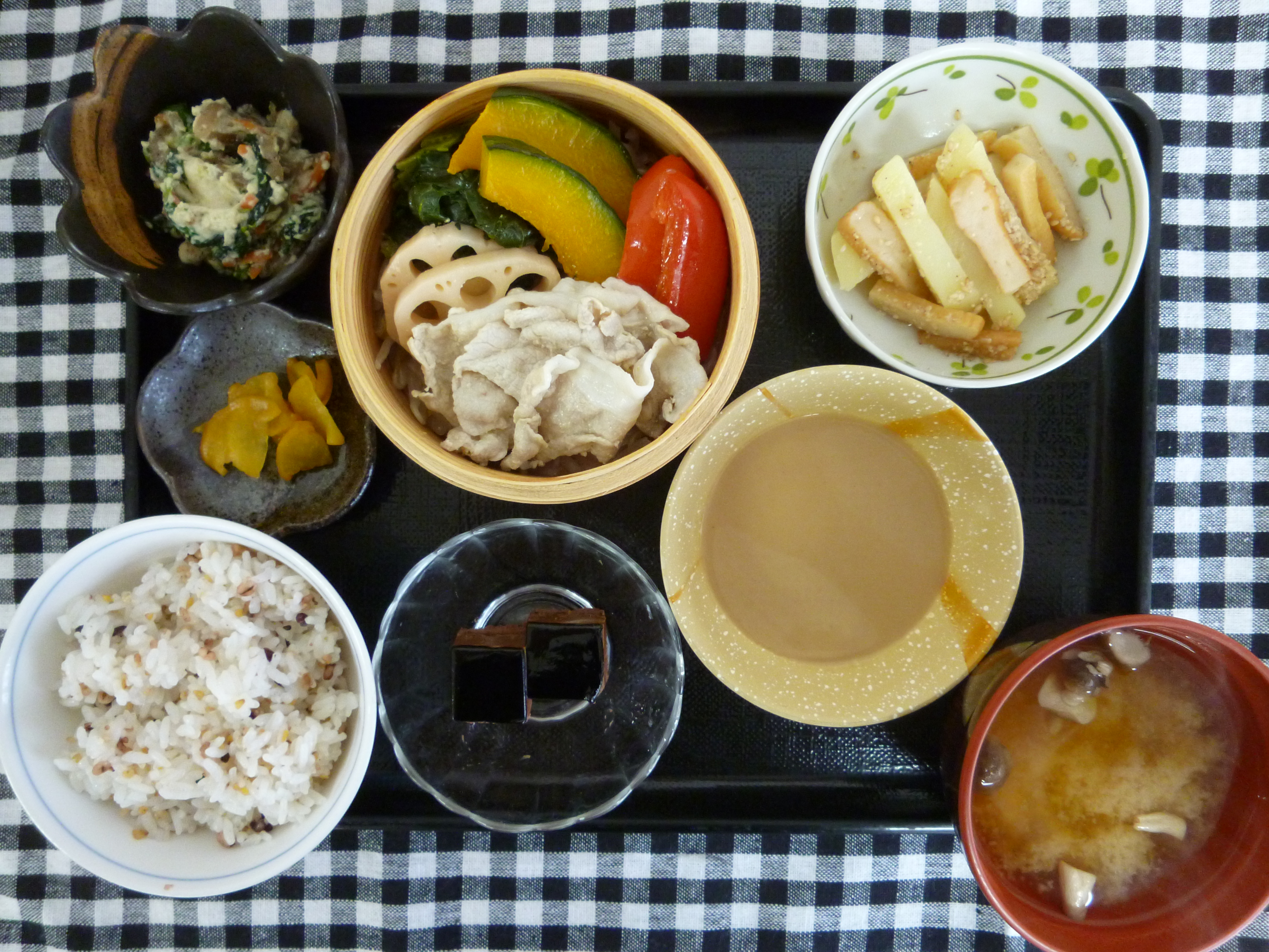 くみのき苑ゆらら　豚肉と野菜のせいろ蒸し