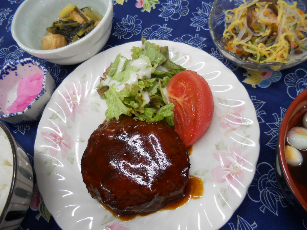 くみのき苑堺北　煮込みハンバーグ