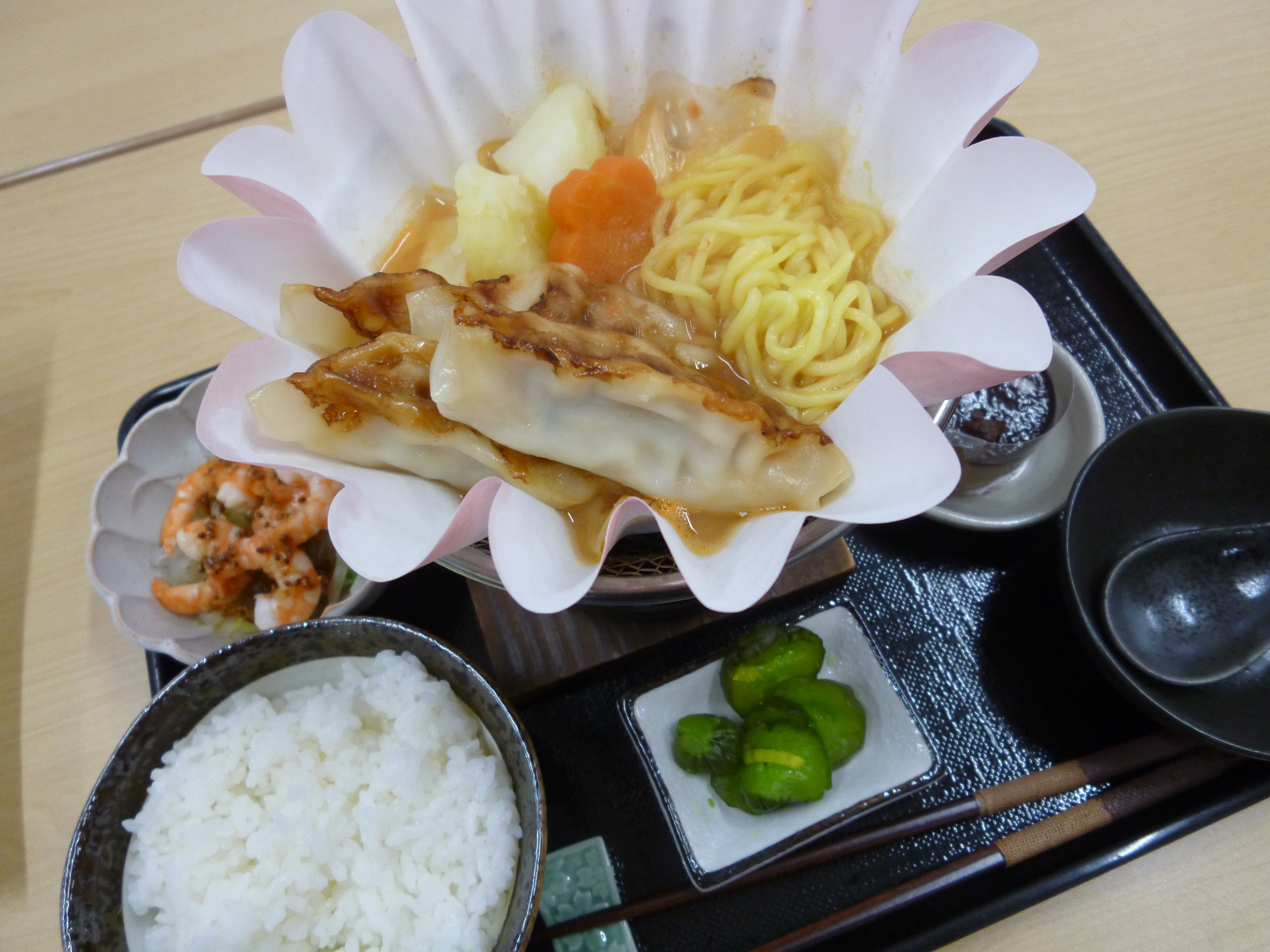 くみのき苑ゆらら　トマト餃子鍋