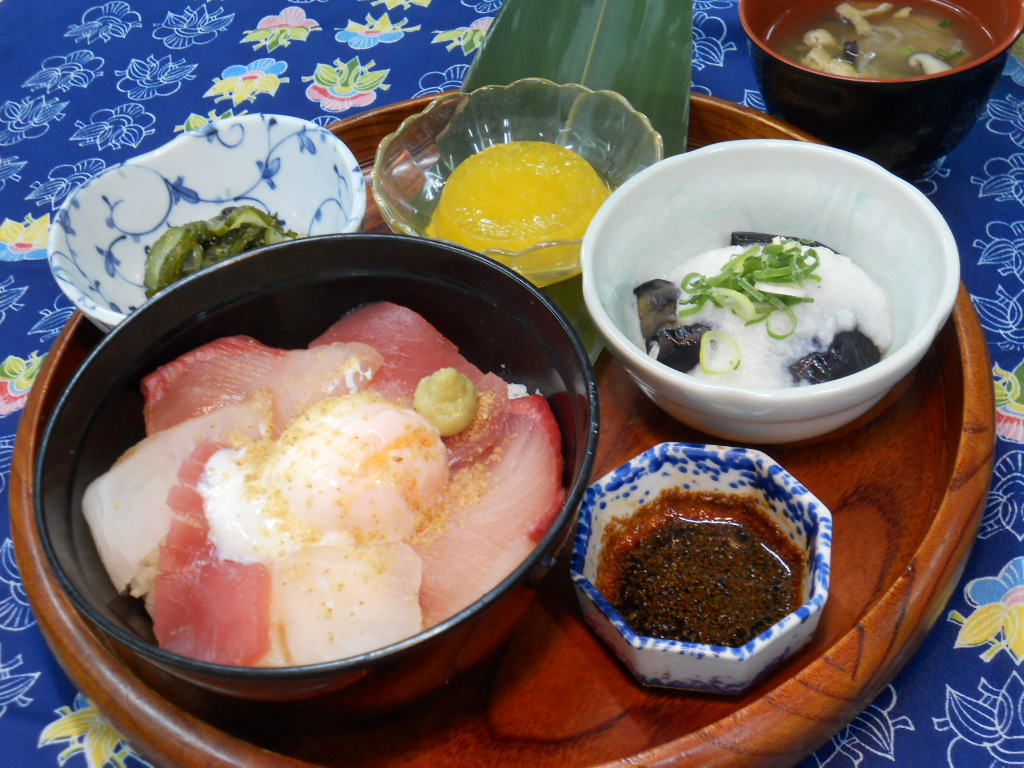 くみのき苑堺北　りゅうきゅう丼