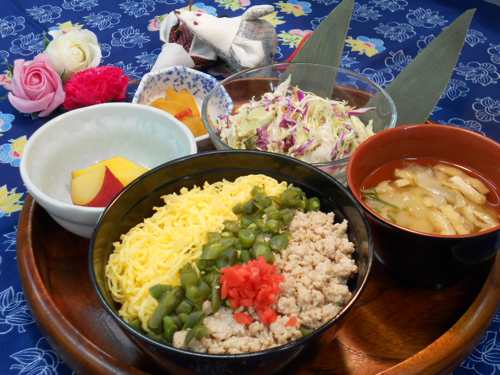 くみのき苑　堺北　そぼろ丼