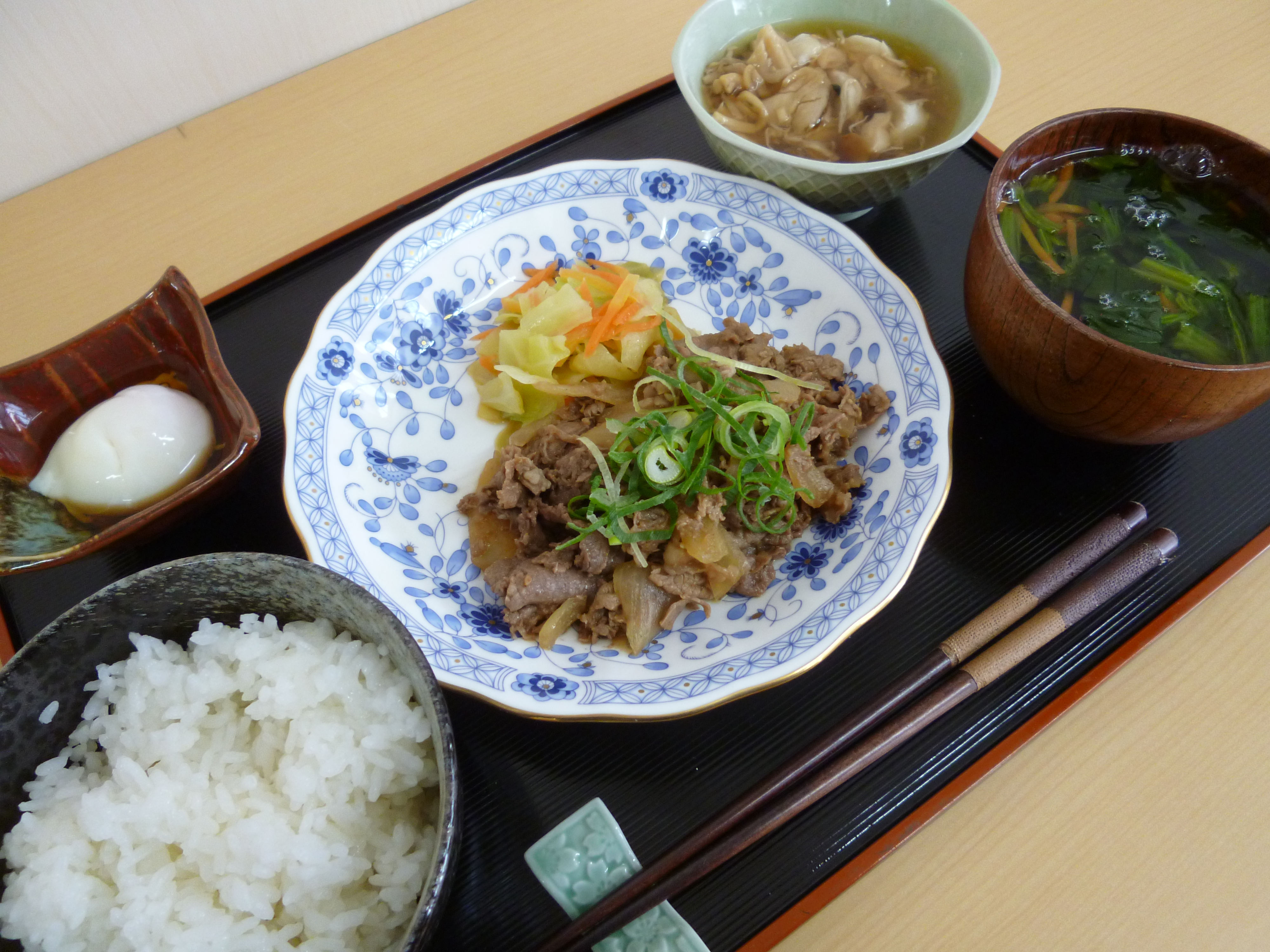 くみのき苑ゆらら　牛肉のタレつけ焼