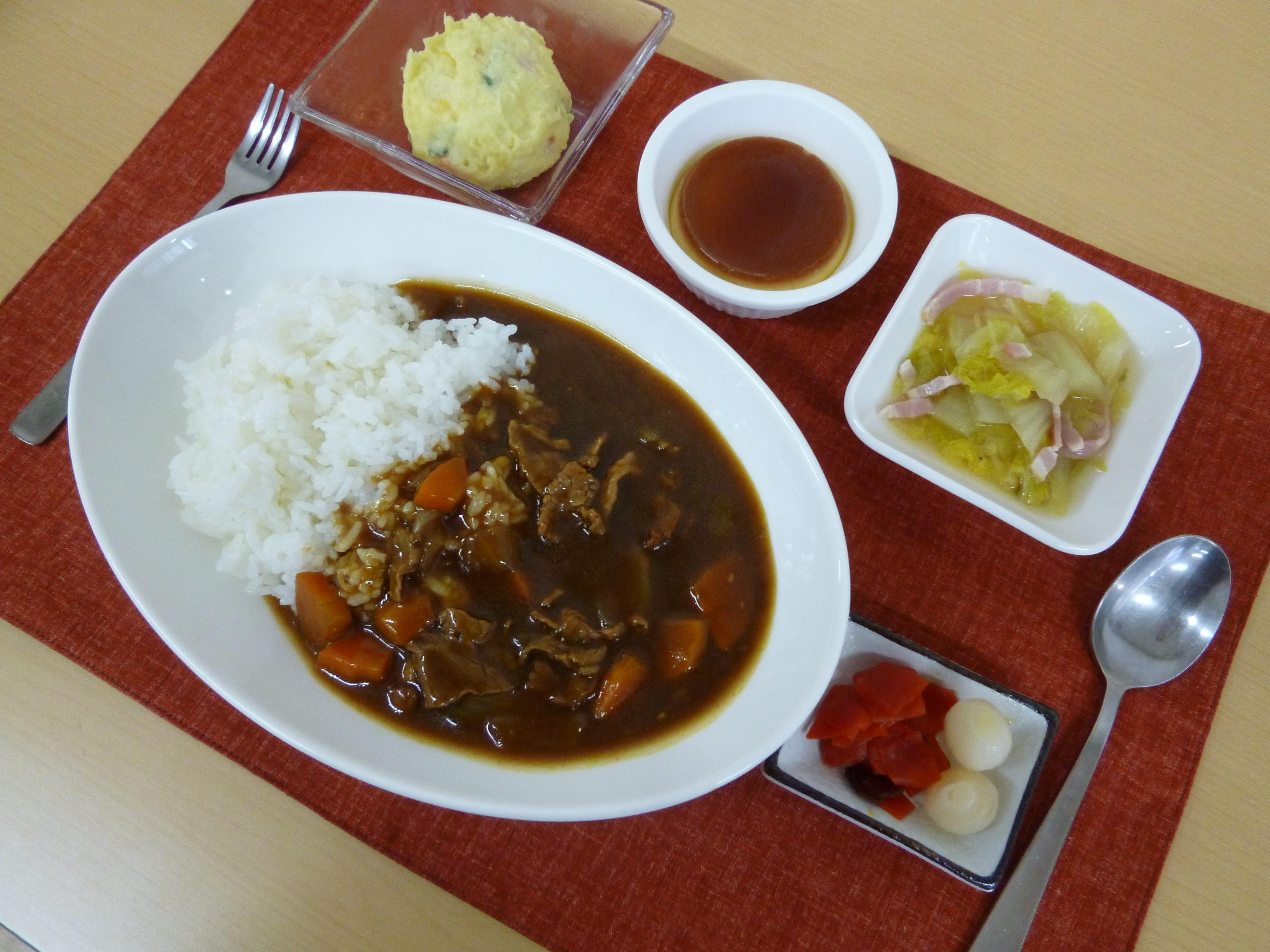 くみのき苑ゆらら　カレーライス