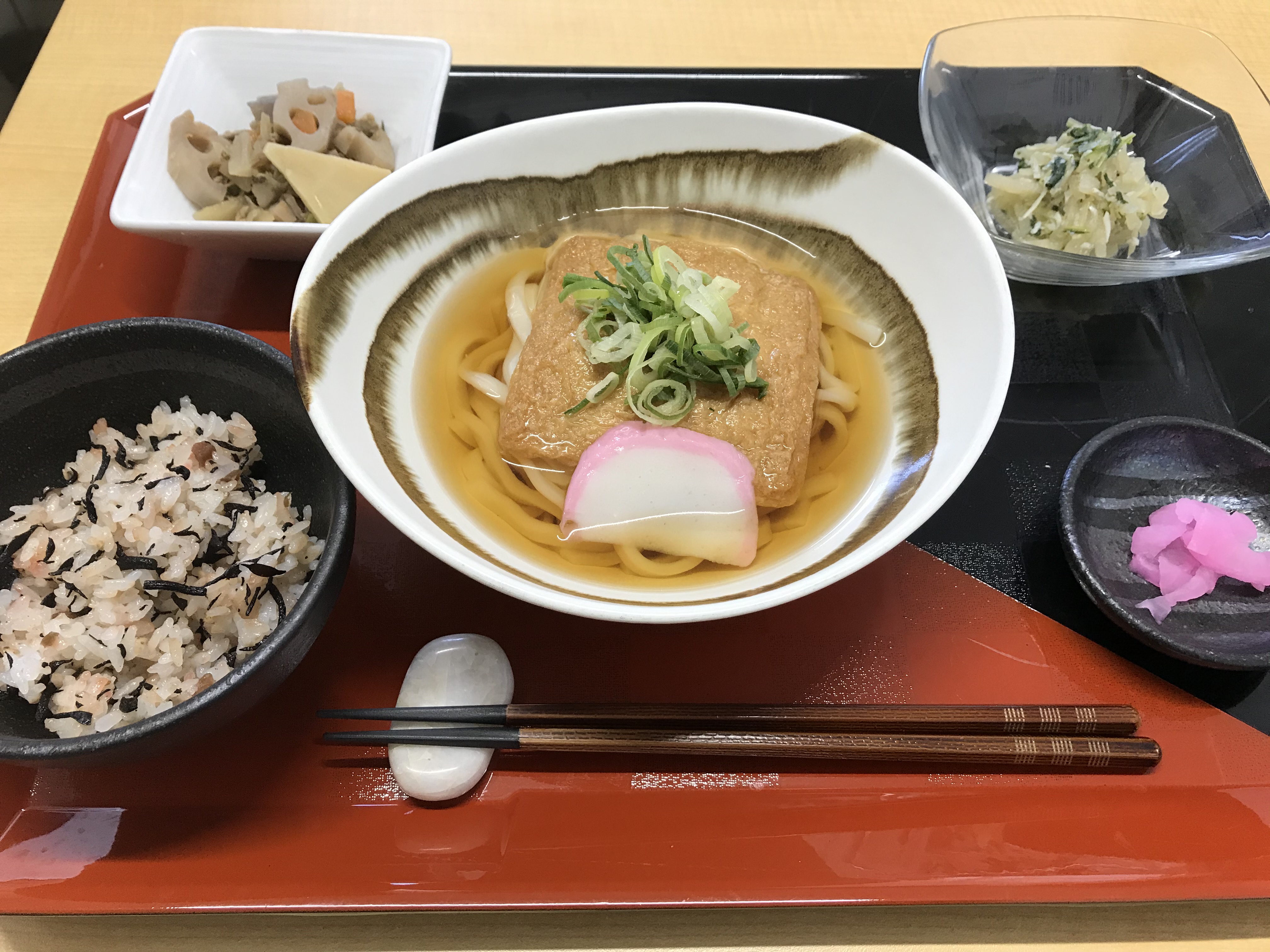 くみのき苑もず陵南　きつねうどん