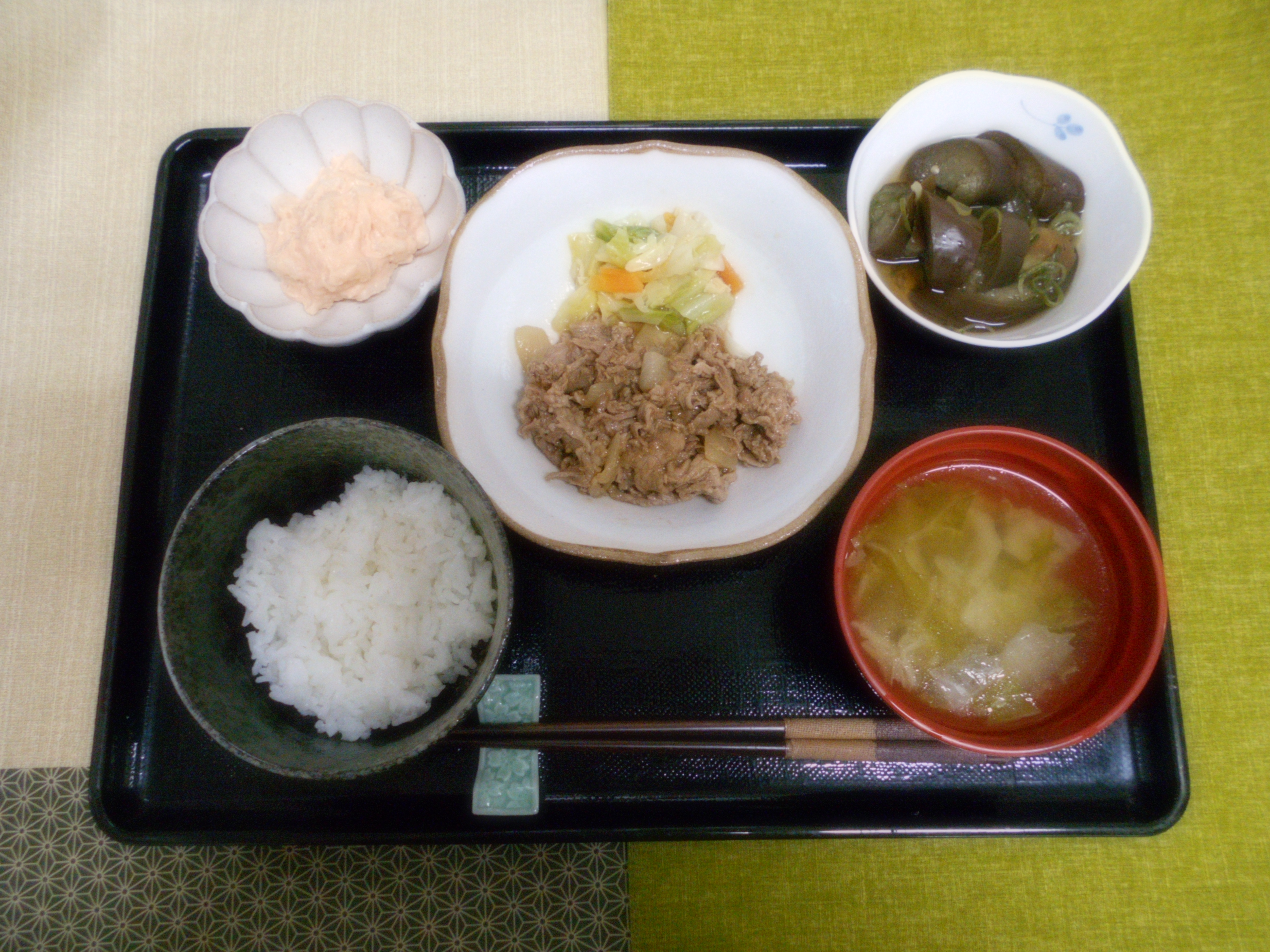 くみのき苑本部　牛肉のタレつけ焼