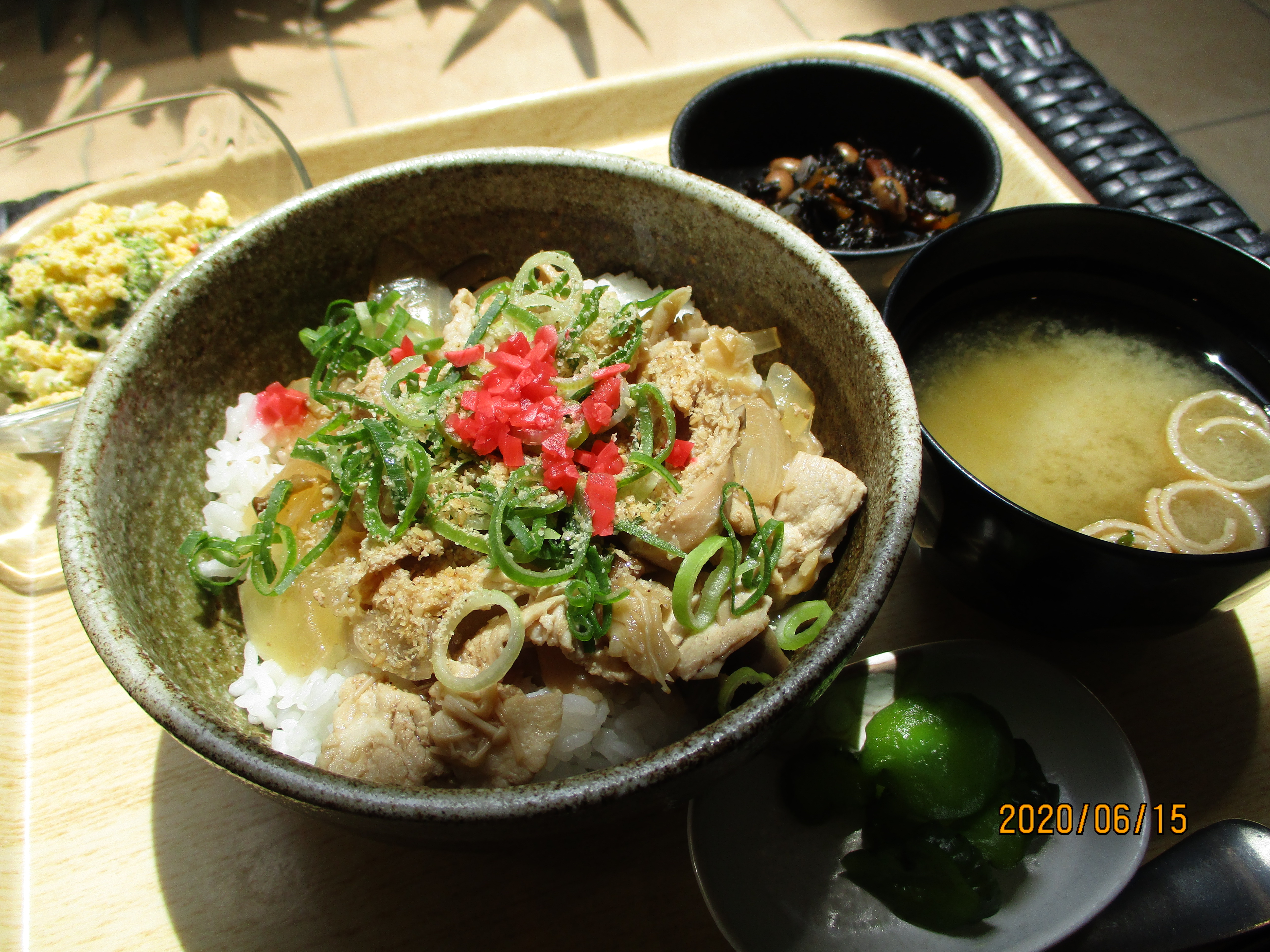 くみのき苑しらさぎ　豚肉キノコ甘辛丼