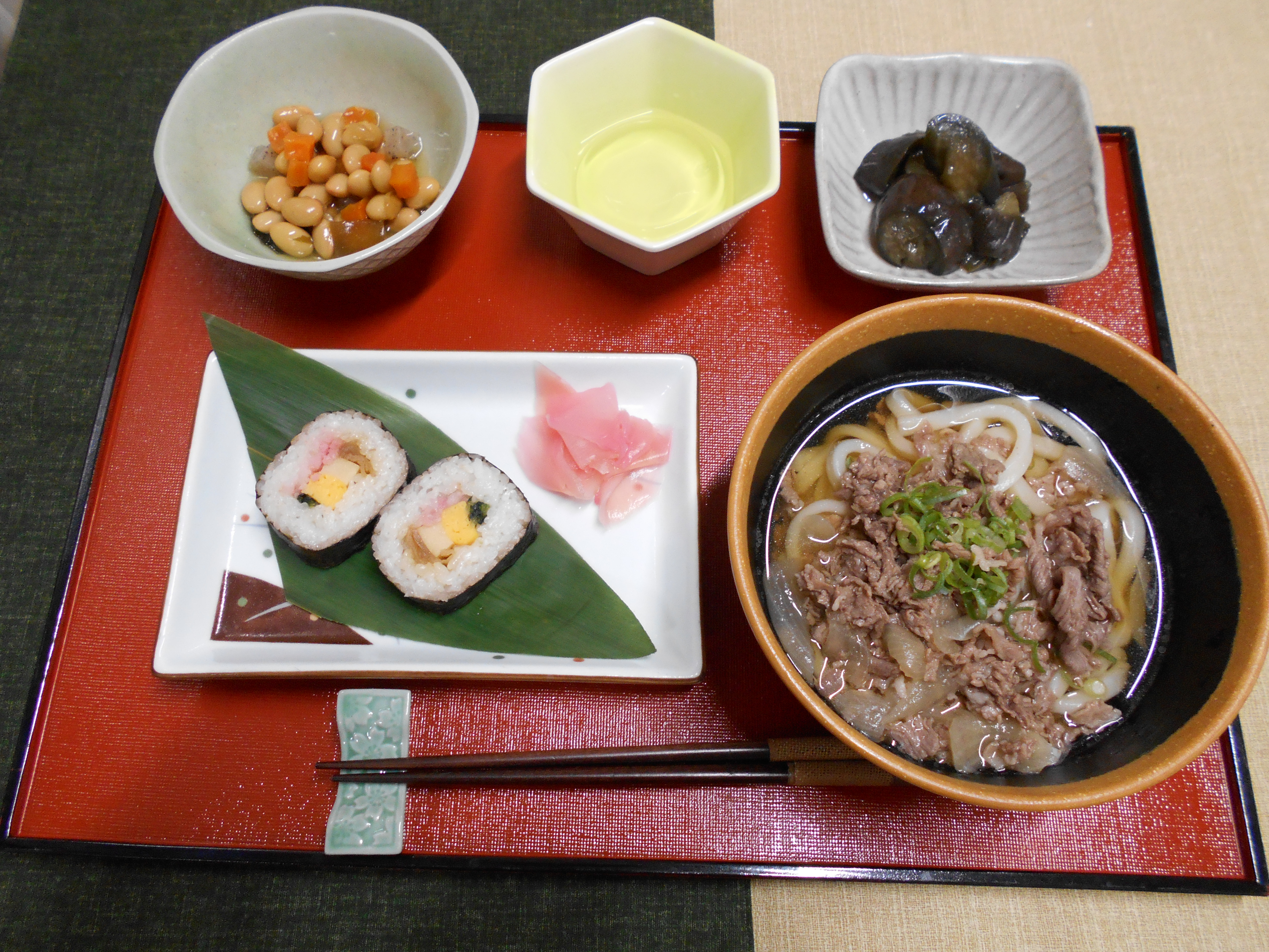 くみのき苑本部　肉うどん