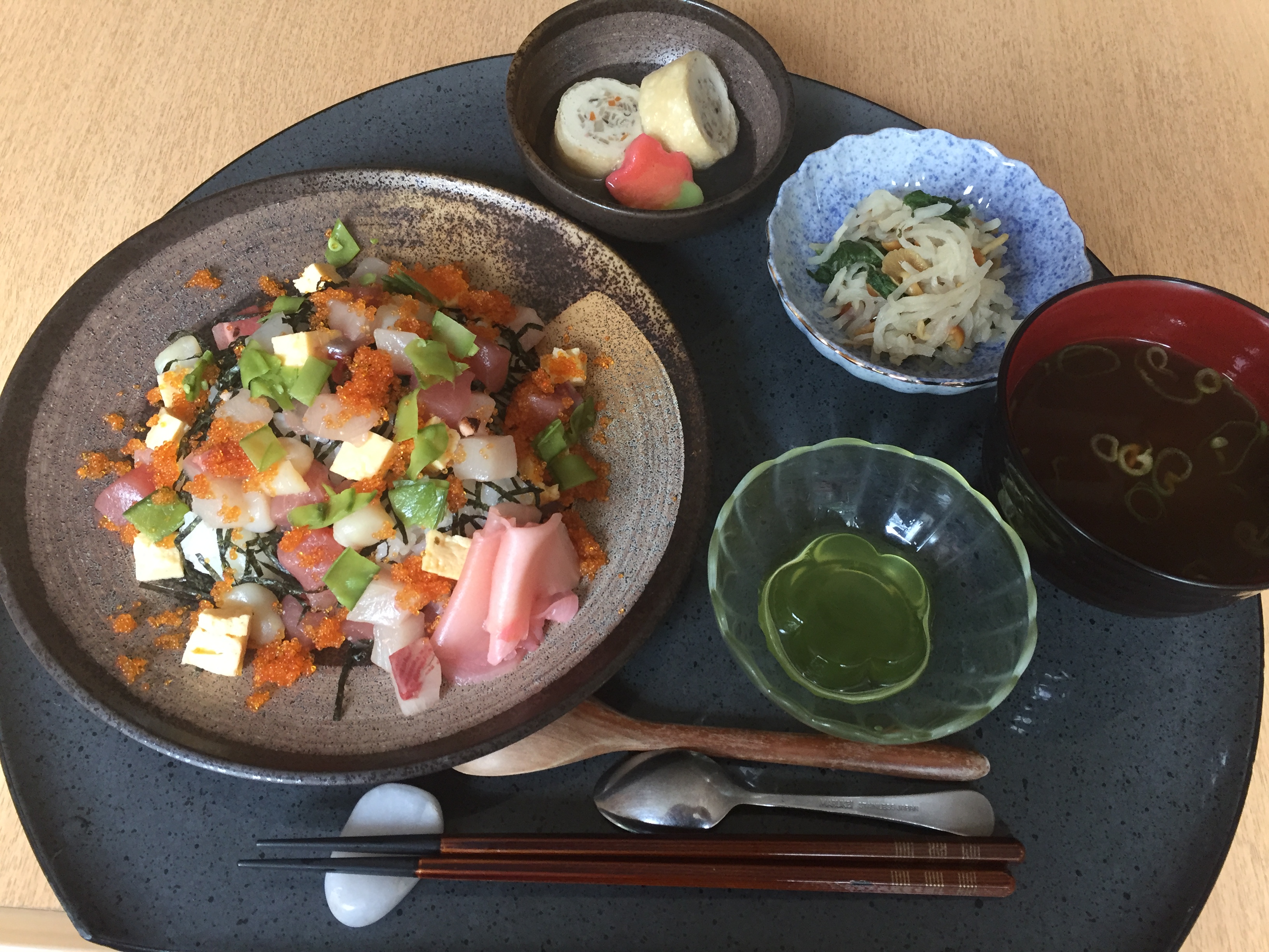 くみのき苑もず陵南　海鮮散し