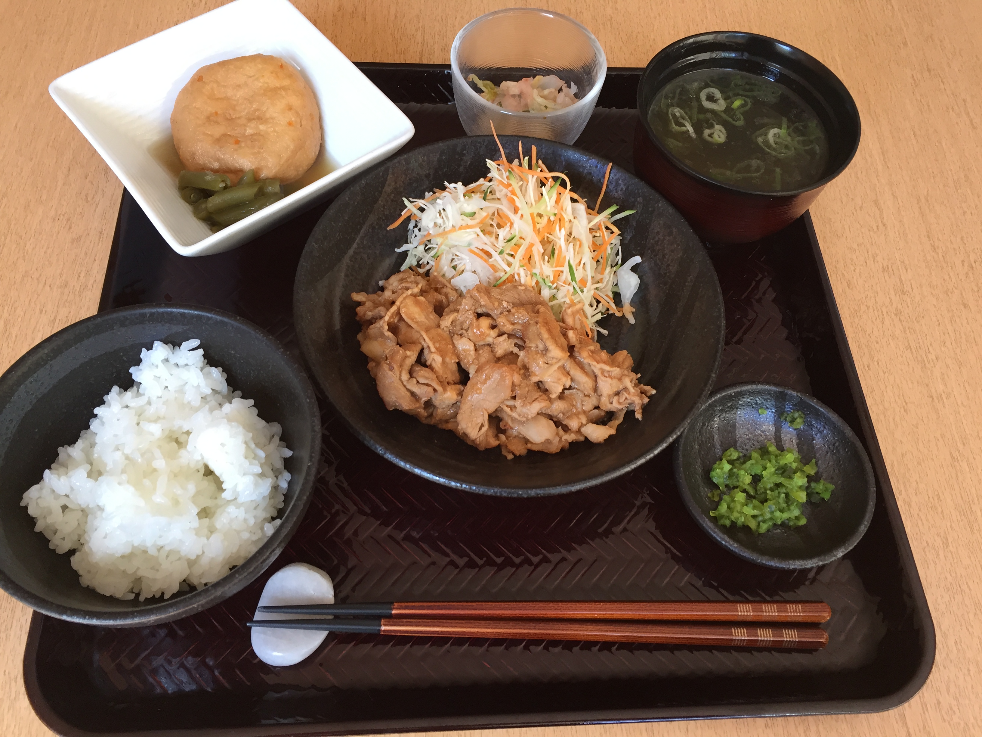 くみのき苑もず陵南　豚肉のトンテキ風炒め