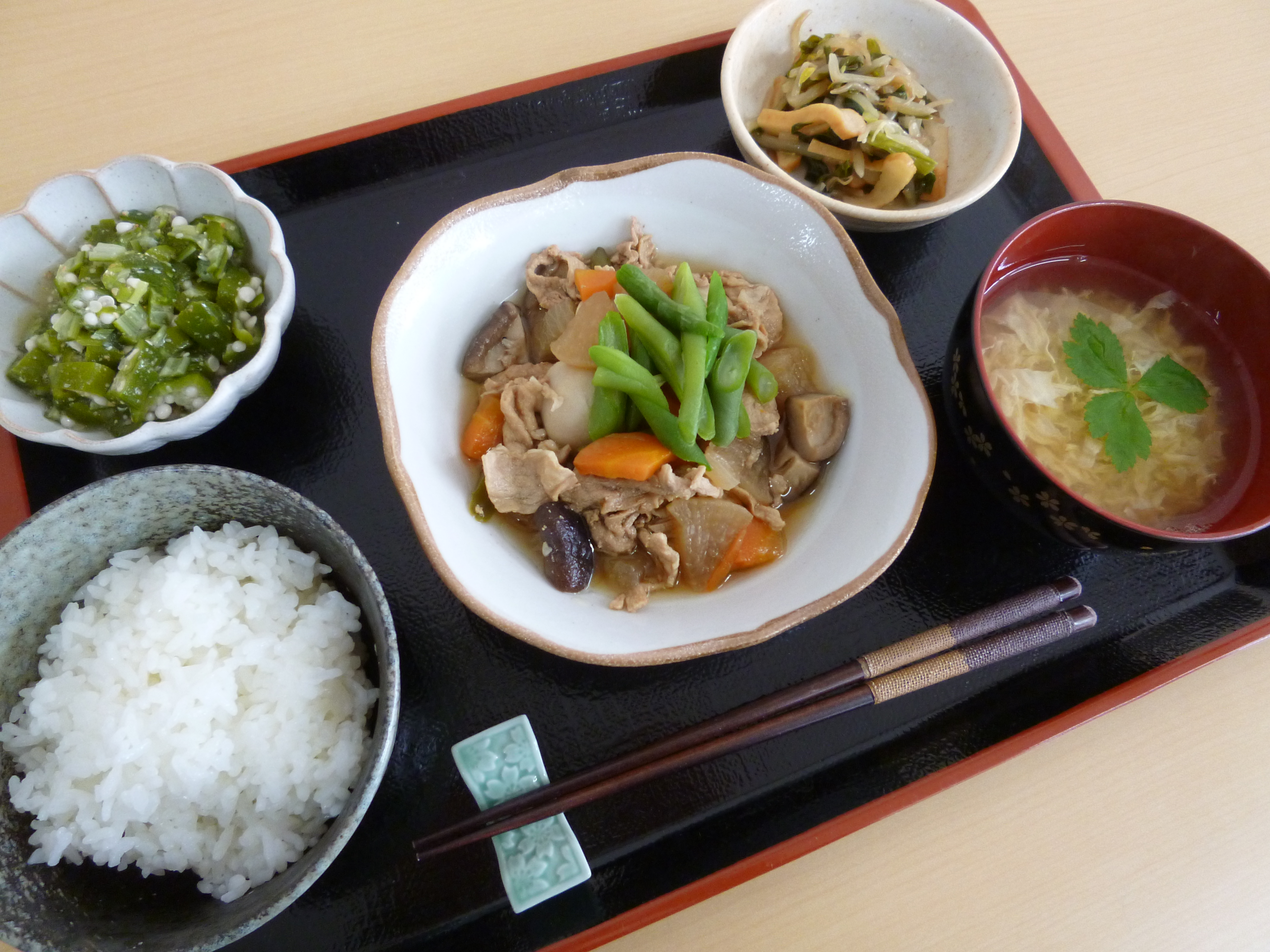 くみのき苑ゆらら　豚肉と野菜の旨煮